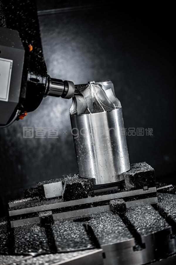 数控铣床 金属加工机械制造的精密利器